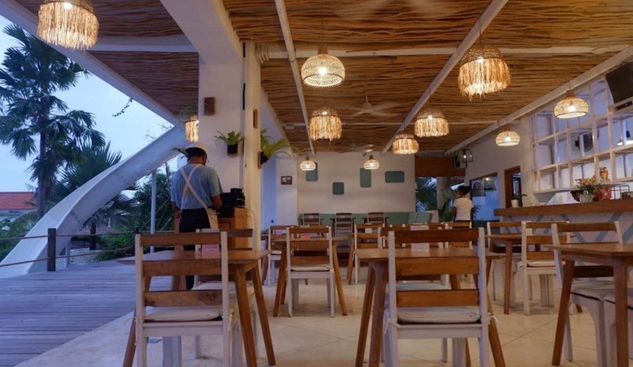 Bar and Room Still Running (8)