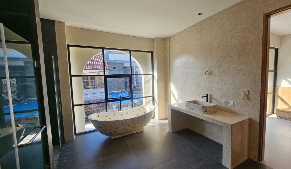 Brand New Modern Mediteranian Villa in Semer (4)