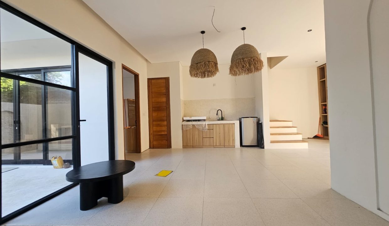 Brand New Modern Mediteranian Villa in Semer (8)