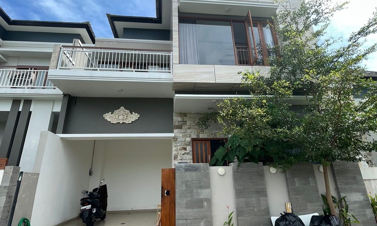 Disewakan Rumah SEMI Villa Lokasi di Kesiman (9)
