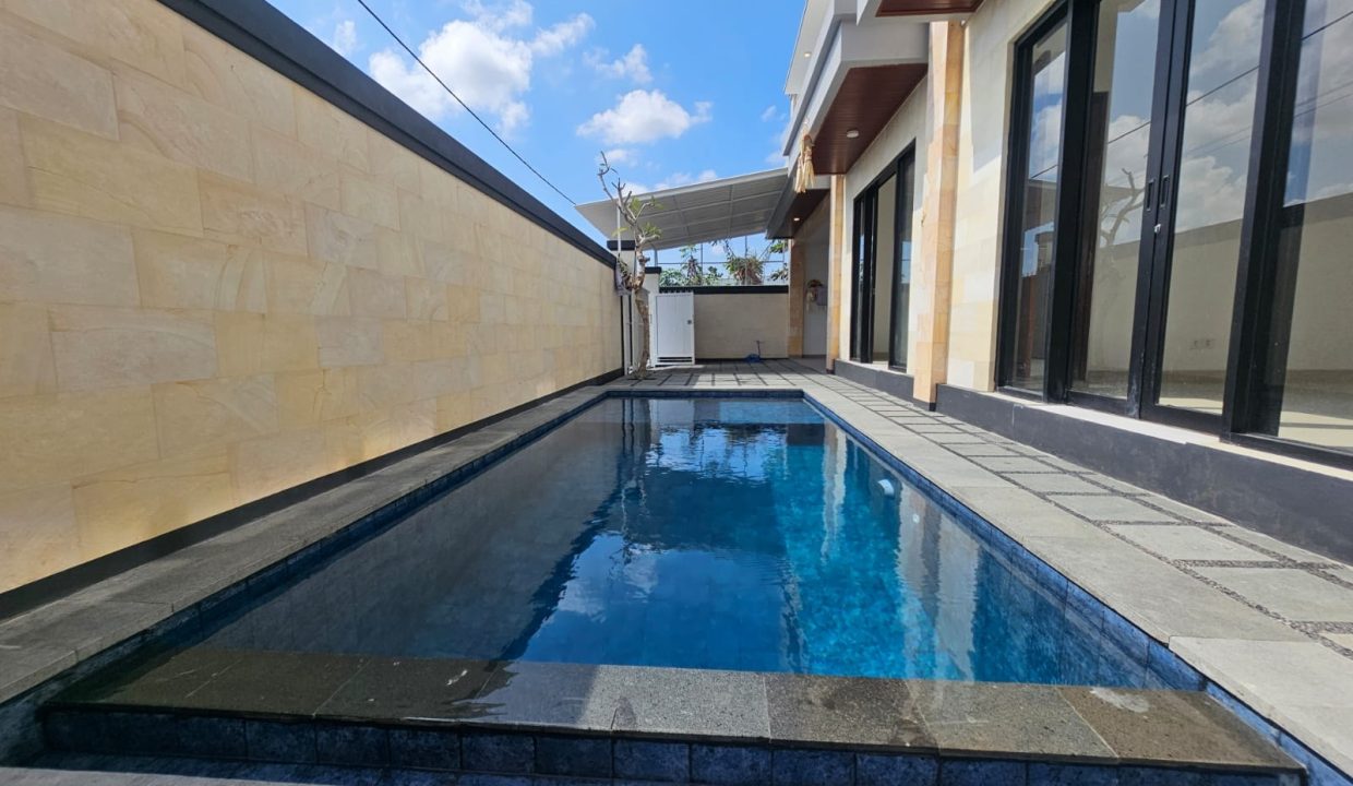 Disewakan villa lantai 3 lokasi kedampang kerobokan (1)
